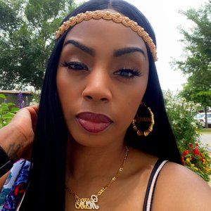 Meet your Posher, Quana